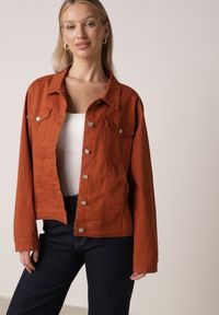 Born2be - Brązowa Bawełniana Kurtka Jeansowa Perimea. Kolor: brązowy. Materiał: bawełna, jeans #5