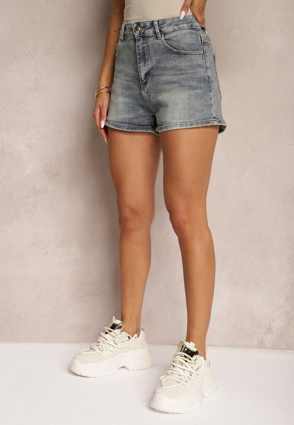 Renee - Niebieskie Bawełniane Szorty Denimowe High Waist Kaivima. Okazja: na co dzień. Stan: podwyższony. Kolor: niebieski. Materiał: bawełna. Sezon: lato. Styl: elegancki, casual