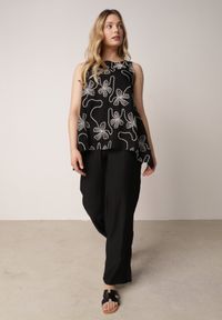 Born2be - Czarny Rustykalny Komplet z Wiskozy i Lnu Spodnie i Bluzka z Haftem Acalerodia. Kolor: czarny. Materiał: wiskoza, len. Wzór: haft #5