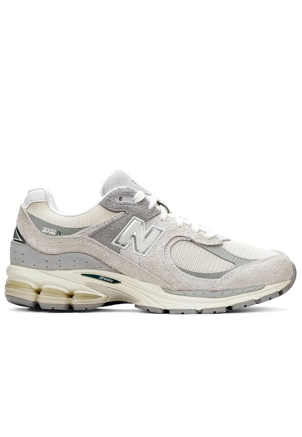 Buty męskie New Balance M2002REK - szare. Okazja: na co dzień. Kolor: szary. Materiał: skóra, zamsz, guma. Szerokość cholewki: normalna. Sport: bieganie