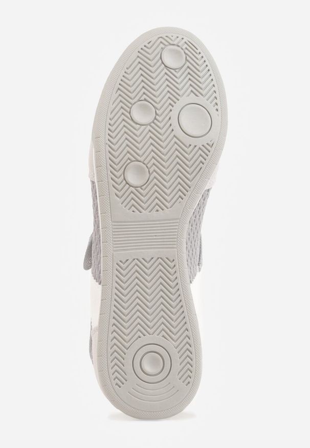 Renee - Szare Tenisówki Typu Sneakeriny Ozdobione Napisem Emirinne. Okazja: na co dzień. Zapięcie: rzepy. Kolor: szary. Wzór: napisy, aplikacja. Styl: sportowy, casual