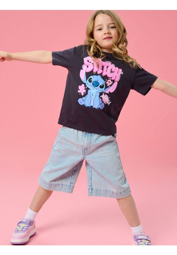 Sinsay - Bawełniane szorty jeansowe z elastycznym pasem - niebieski. Kolor: niebieski. Materiał: bawełna, jeans