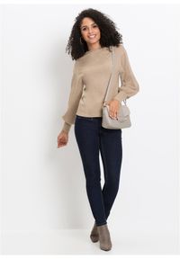 bonprix - Sweter oversize. Typ kołnierza: kołnierzyk stójkowy. Kolor: beżowy. Materiał: dzianina. Styl: elegancki #3