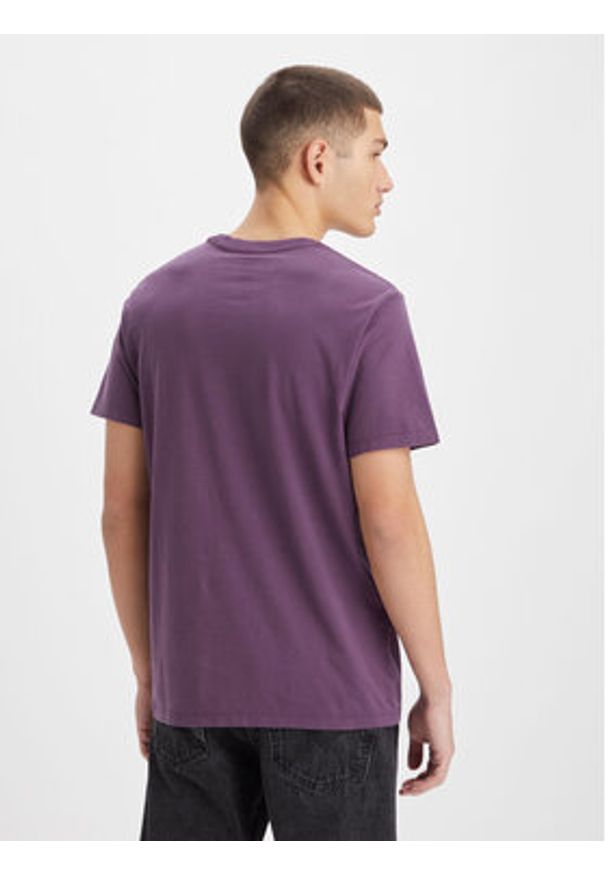 Levi's® T-Shirt Classic Graphic Tee 224911193 Fioletowy Regular Fit. Kolor: fioletowy. Materiał: bawełna