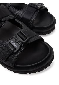 Guess Klapki FMJBAH ELE03 Czarny. Kolor: czarny. Materiał: skóra