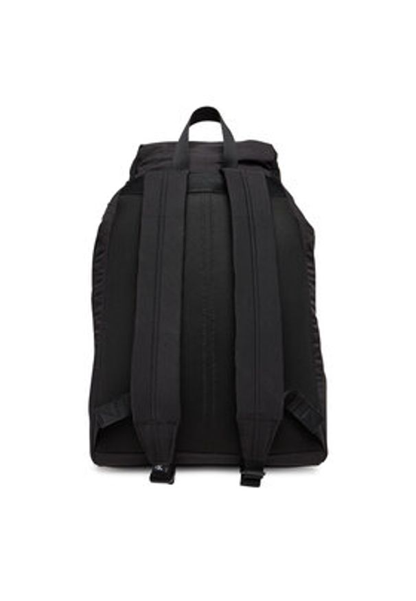 Calvin Klein Jeans Plecak Metro Nylon Flap Bp 43 Ny LV04G3085G Czarny. Kolor: czarny. Materiał: materiał