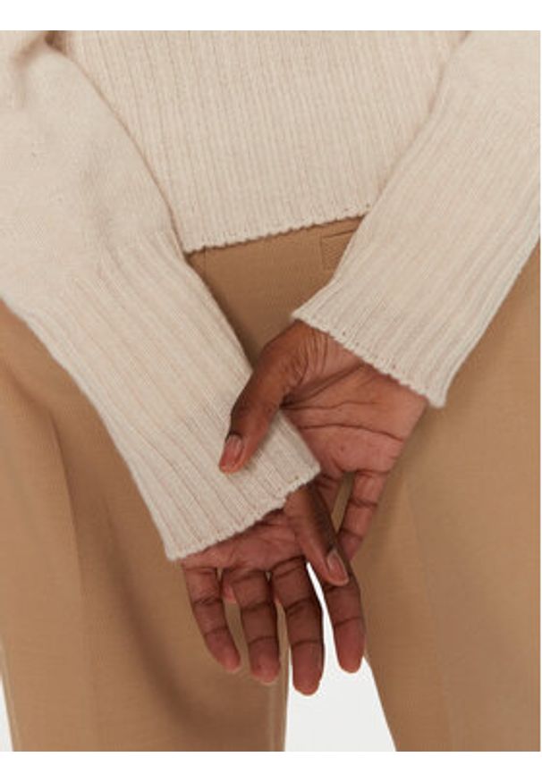 Marella Sweter Cine 2423366325 Écru Regular Fit. Materiał: wełna