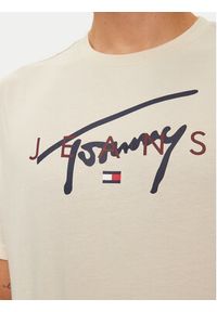 Tommy Jeans T-Shirt Signature Twist DM0DM19683 Beżowy Regular Fit. Kolor: beżowy. Materiał: bawełna