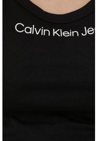Calvin Klein Jeans top bawełniany J20J218262.PPYY kolor czarny. Okazja: na co dzień. Kolor: czarny. Materiał: bawełna. Długość rękawa: na ramiączkach. Wzór: nadruk. Styl: casual #5