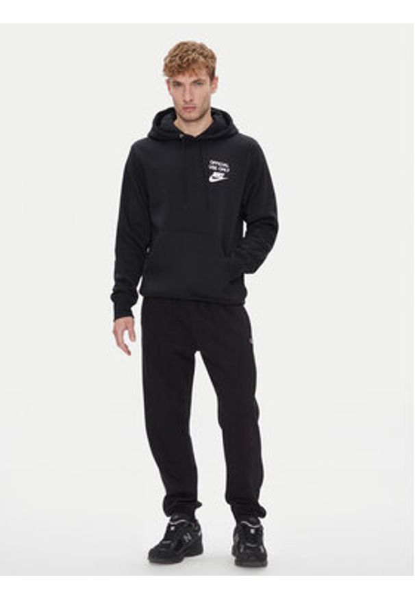 Nike Bluza Club Bb IB8398 Czarny Regular Fit. Kolor: czarny. Materiał: bawełna
