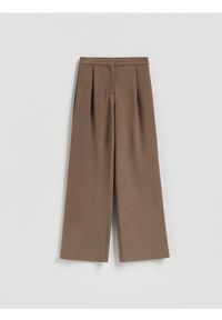 Reserved - Spodnie z prostą nogawką - brązowy. Kolor: brązowy. Materiał: dzianina. Wzór: gładki