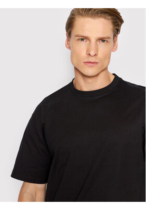 Only & Sons T-Shirt Fred 22022532 Czarny Relaxed Fit. Kolor: czarny. Materiał: bawełna