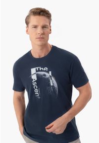 Volcano - Koszulka z nadrukiem, Comfort Fit, T-NARIS. Okazja: na co dzień. Materiał: bawełna, materiał. Długość: krótkie. Wzór: nadruk. Styl: casual #1