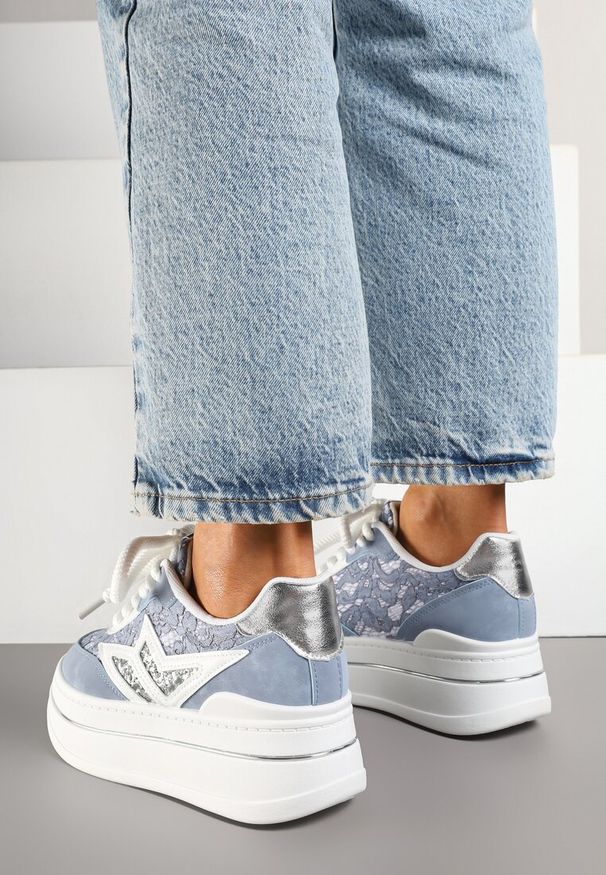 Renee - Niebieskie Sneakersy na Platformie Ozdobione Gwiazdą Norlevi. Okazja: na co dzień. Kolor: niebieski. Wzór: aplikacja. Obcas: na platformie