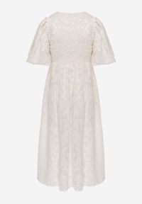 Born2be - Jasnobeżowa Rozkloszowana Sukienka z Wiskozy z Bufiastymi Rękawami Devisana. Kolor: beżowy. Materiał: wiskoza. Styl: klasyczny, elegancki #5