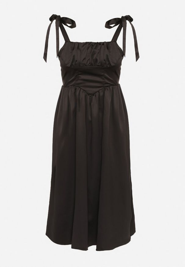 Born2be - Czarna Rozkloszowana Sukienka Vices na Wiązanych Ramiączkach Natavine. Okazja: na imprezę, na co dzień. Typ kołnierza: dekolt kwadratowy. Kolor: czarny. Materiał: jeans, poliester. Długość rękawa: na ramiączkach. Sezon: lato. Styl: casual, klasyczny