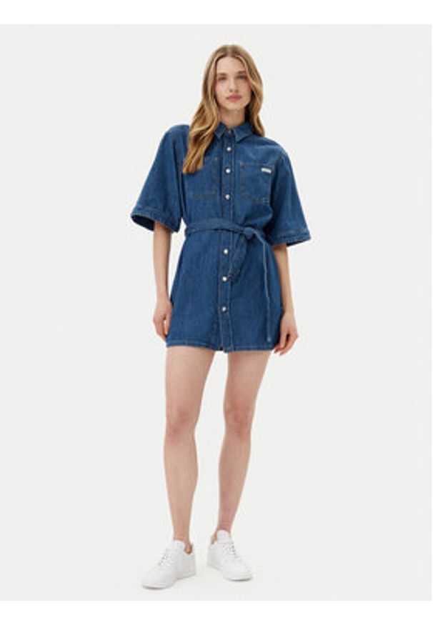 Calvin Klein Jeans Sukienka jeansowa J20J225169 Niebieski Boxy Fit. Kolor: niebieski. Materiał: bawełna