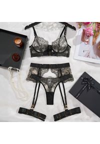 Intica - Zestaw bielizny z koronkowym haftem na romantyczne wieczory Ivey. Kolor: czarny. Materiał: koronka. Wzór: haft