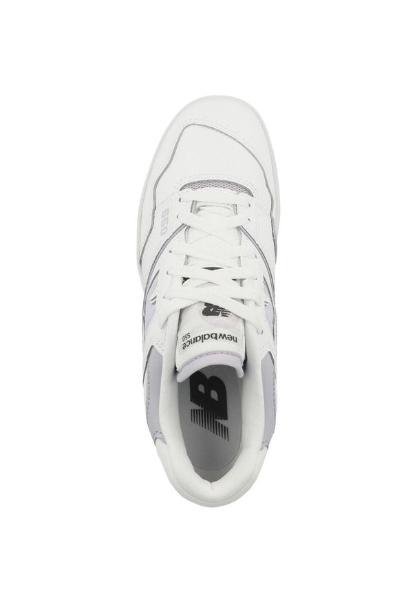 Buty do chodzenia damskie New Balance 550. Kolor: biały, wielokolorowy. Materiał: skóra, guma, tkanina, materiał. Szerokość cholewki: normalna. Sport: turystyka piesza