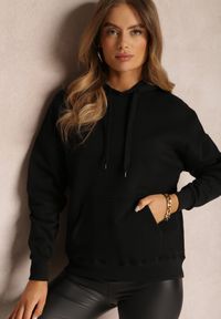 Renee - Czarna Bluza Kangurka z Polarem Monei. Okazja: na co dzień. Kolor: czarny. Materiał: polar. Długość rękawa: długi rękaw. Długość: długie. Wzór: gładki. Styl: casual, sportowy