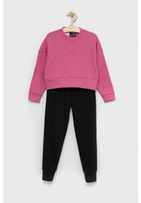 Adidas - adidas dres dziecięcy G FI kolor różowy. Kolor: różowy. Materiał: dresówka #1