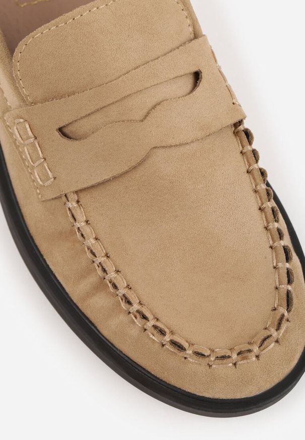 Renee - Beżowe Mokasyny VICES z Wkładką ze Skóry Naturalnej i Przeszyciami Astanie. Kolor: beżowy. Materiał: skóra. Sezon: wiosna. Styl: elegancki
