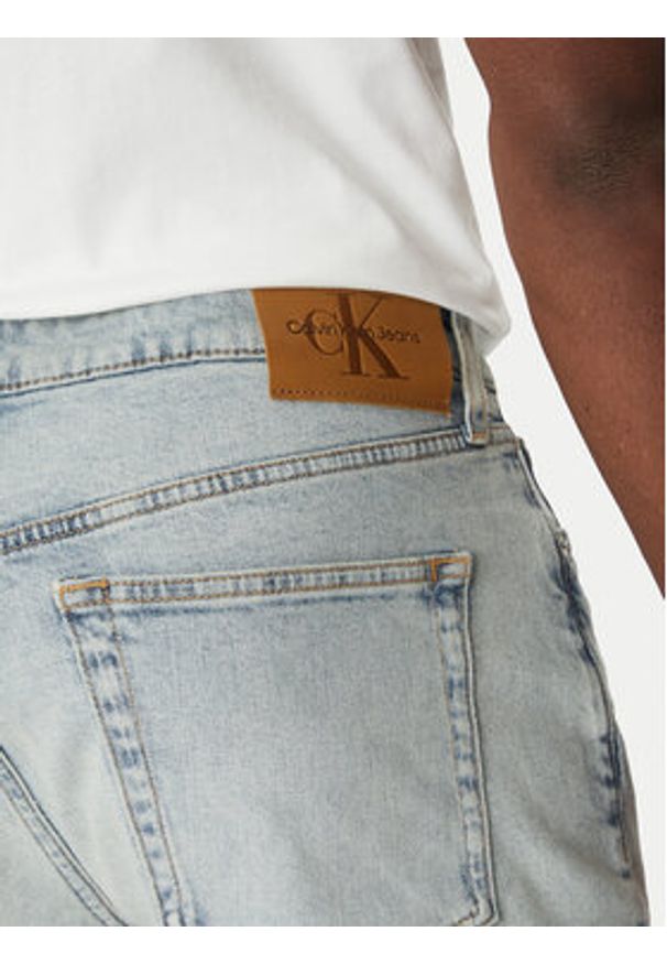 Calvin Klein Jeans Szorty jeansowe J30J327185 Niebieski Regular Fit. Kolor: niebieski. Materiał: bawełna