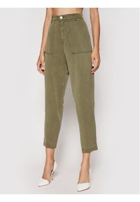 Guess Spodnie materiałowe W1GB71 WDP82 Zielony Regular Fit. Kolor: zielony. Materiał: materiał, lyocell #1