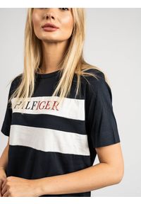 TOMMY HILFIGER - Tommy Hilfiger T-shirt | WW0WW25917 | Kobieta | Granatowy. Okazja: na co dzień. Kolor: niebieski. Materiał: bawełna. Wzór: nadruk. Styl: casual